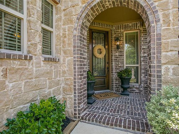 3rd image of 951 Crystal Falls Dr