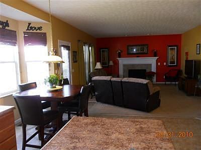 5th image of 565 Lake Front Dr