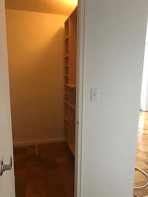 Rented by Carlyle Property Management | media 11