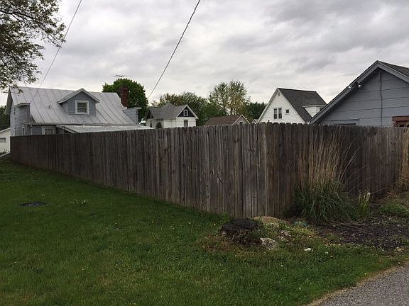 3rd image of 822 Faustina Ave