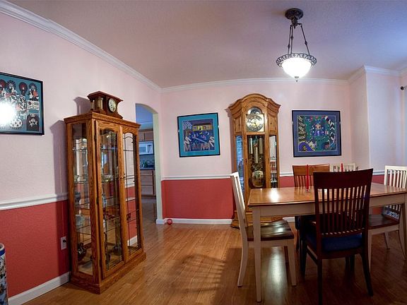 4th image of 5578 NW Millglade Ln