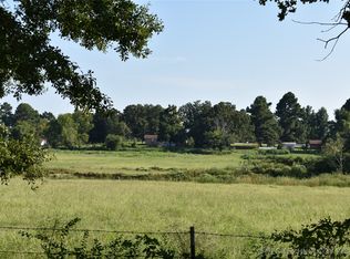 13 Fowler Ln, Hugo, OK 74743