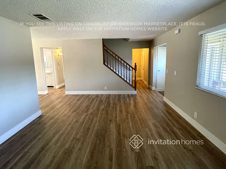 497 Burlington Dr — Photo 2