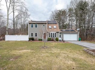 66 Ledgeview Dr, Rochester, NH 03839