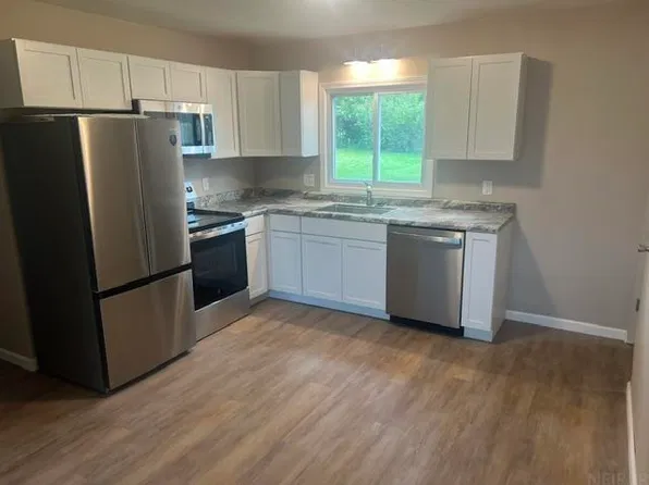 1108 Eleanor Dr, Waterloo, IA 50701