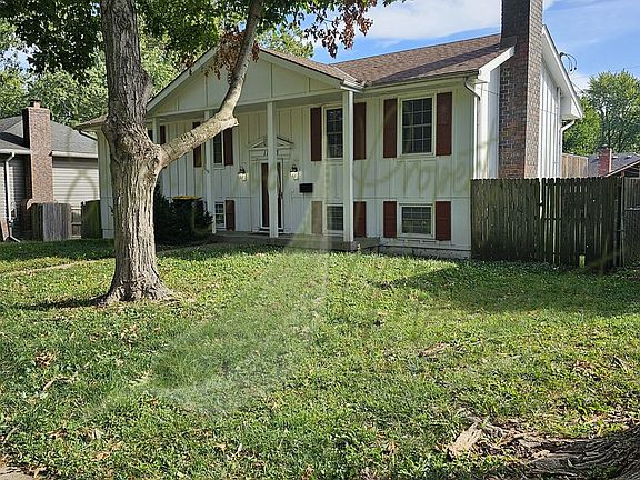 3rd image of 11913 E 56th St