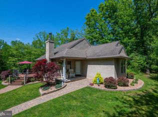 825 Furnace Rd, Morgantown, PA 19543