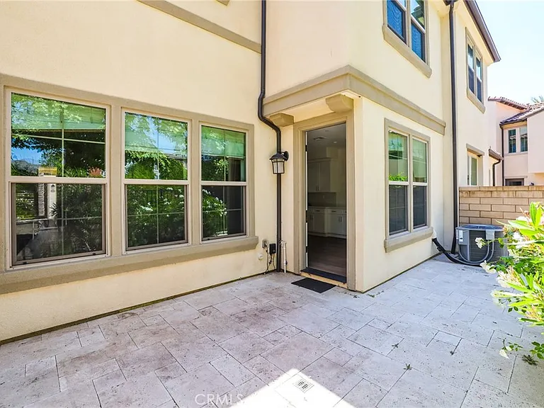 216 Finch — Photo 34