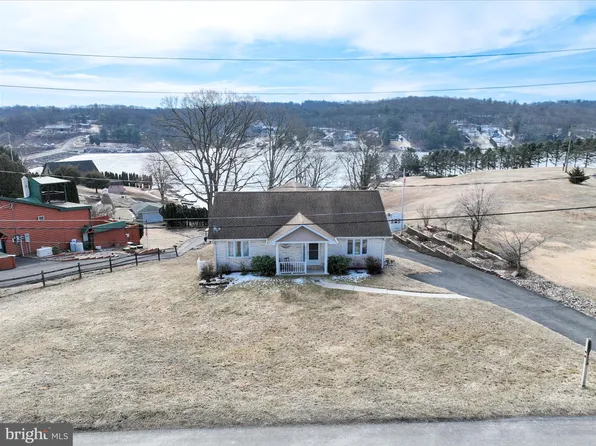 2077 Wynonah Dr, Auburn, PA 17922