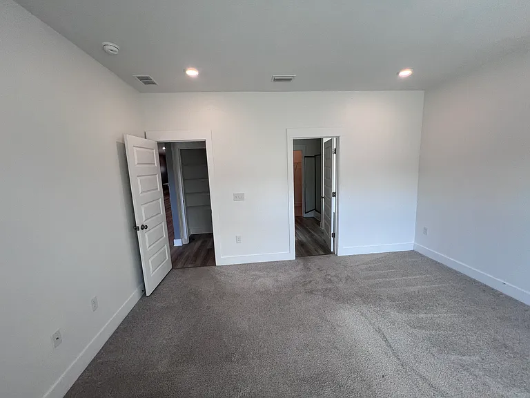 5379 Cornwall Dr — Photo 8