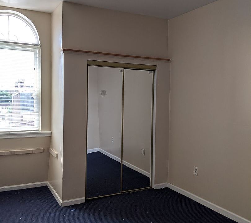 2nd image of 253 Meyran Ave APT 4