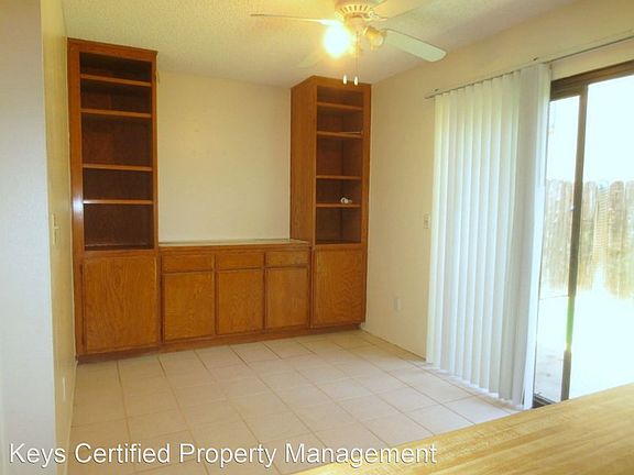 3rd image of 691 Graves Ave APT D