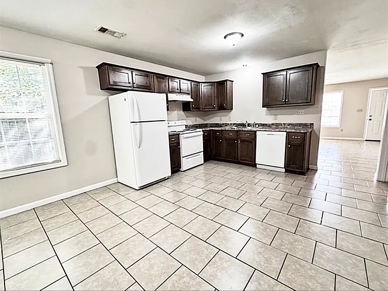 616 Creath Ave — Photo 4
