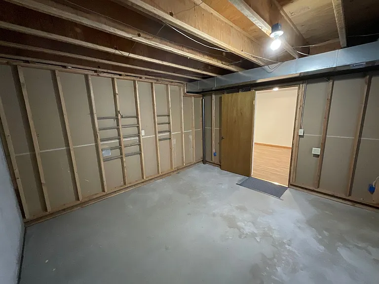 8166 Telegraph Dr — Photo 37