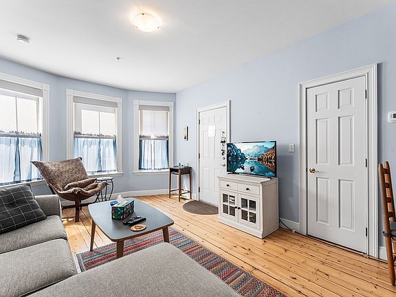 3rd image of 66 Essex St #1