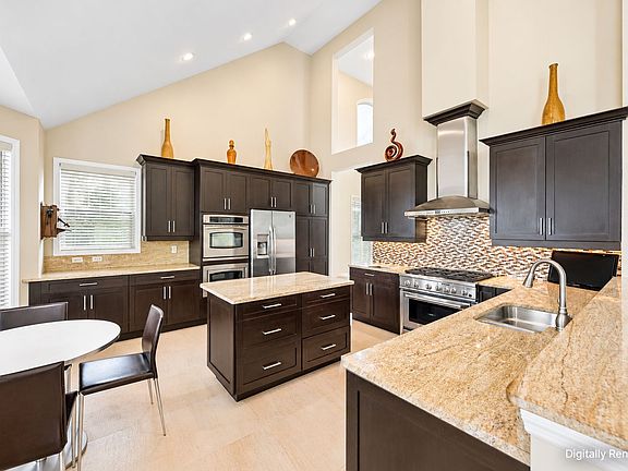 5th image of 61 Tyler Dr