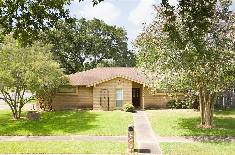 1st image of 1901 Candlewood Dr
