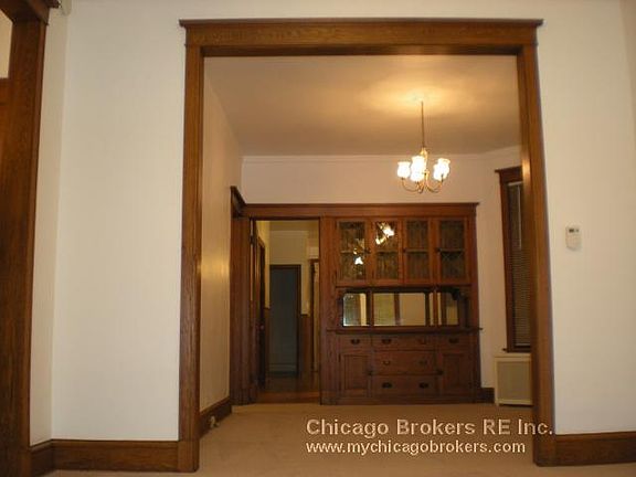 2nd image of 1472 W Foster Ave #1