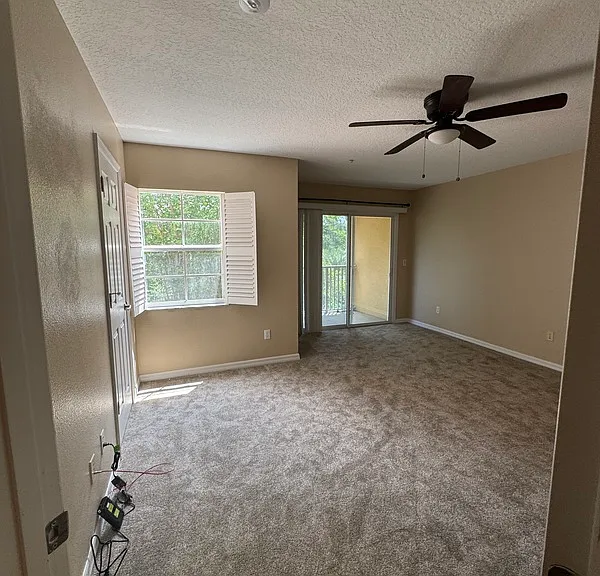 839 Assembly Ct — Photo 37