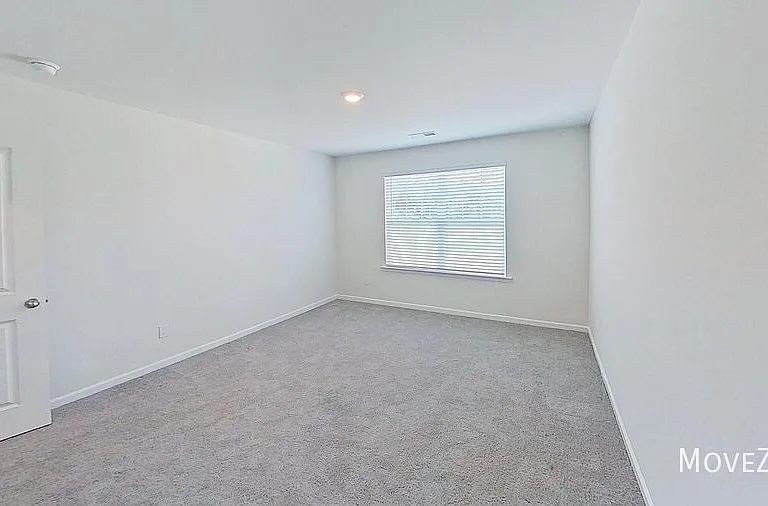 349 Silicon Dr — Photo 16