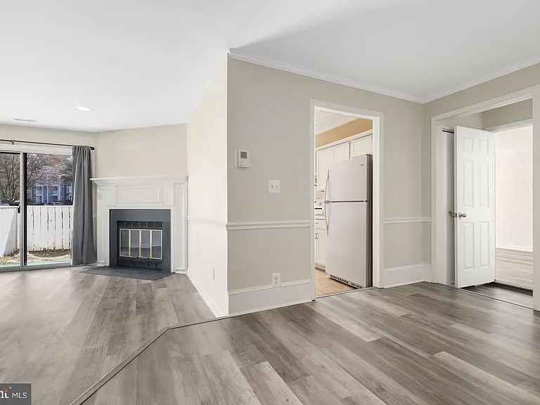 20218 Halethorpe Ln #215 — Photo 11