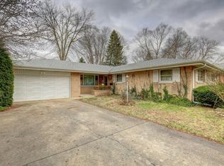612 E Harding Dr, Urbana, IL