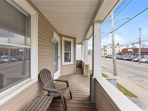3rd image of 1880 Smith St