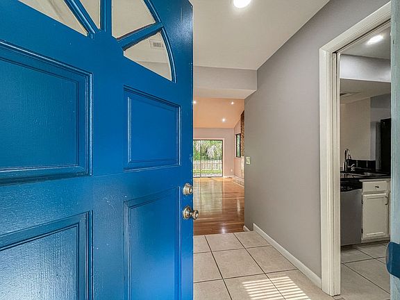 4th image of 2024 Bent Pine Ct