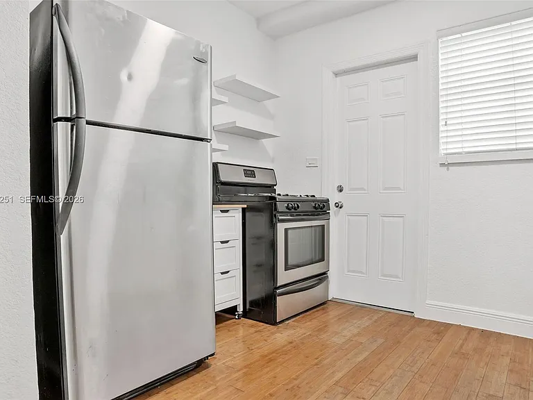7325 Carlyle Ave #8 — Photo 5