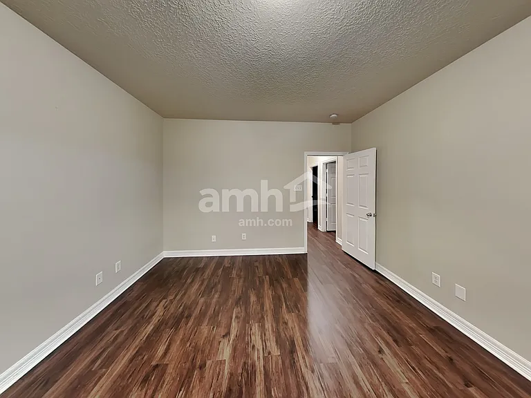 504 Forest Glen St — Photo 10