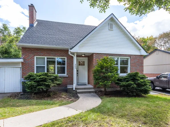 306 Glengarry Rd, Kingston, ON K7M 3J9
