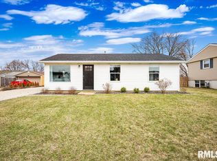 512 Rosewood Dr, Washington, IL
