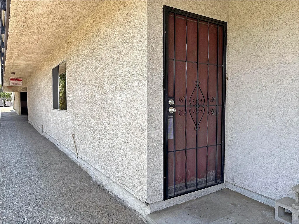 Building Photo - 726 Pearl St #C