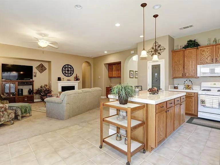 11733 Corino Way — Photo 11