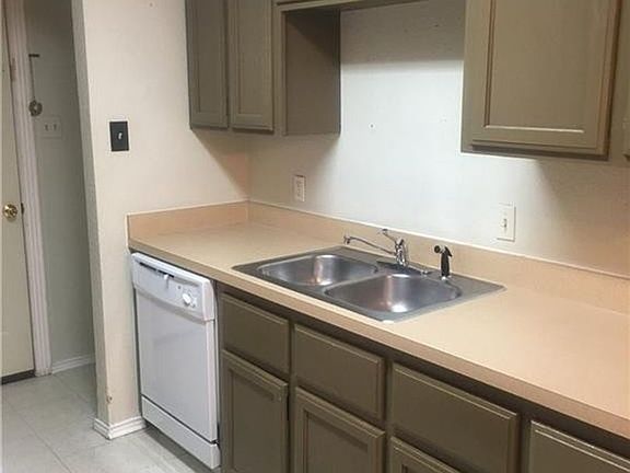 4th image of 4706 Sandage Ave