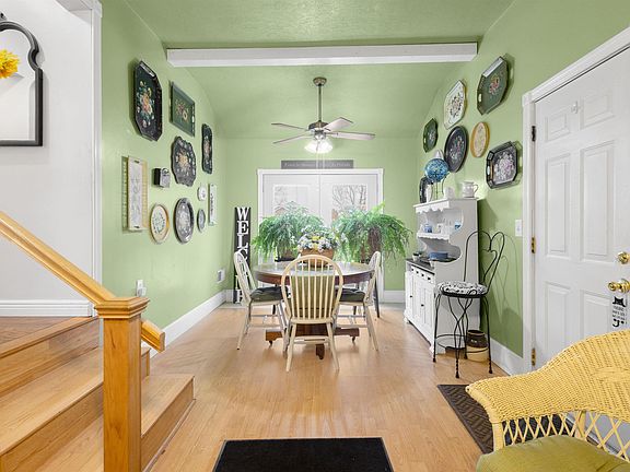 3rd image of 606 Illinois St