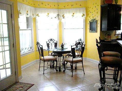 Bright and cheerful dining and