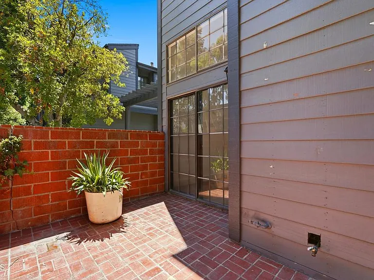 22028 Collins St #1 — Photo 8