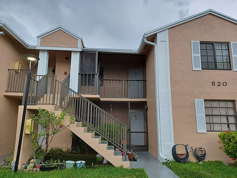 820 N Franklin Ave #820-I — Photo 6