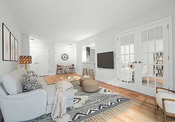 3rd image of 360 E 65th St APT 5d