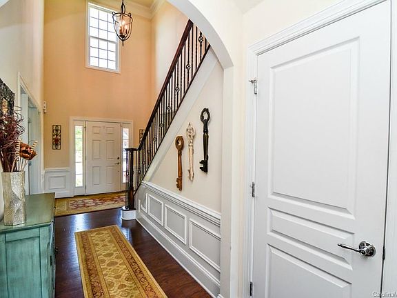 3rd image of 5049 Cressingham Dr #26