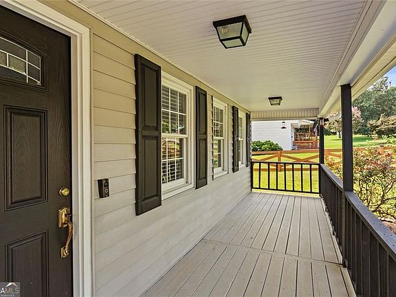4th image of 42 Ansley Dr