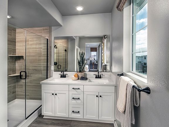Primary bathroom in the 2337 floorplan at a Meritage Homes community in San Pedro, CA.