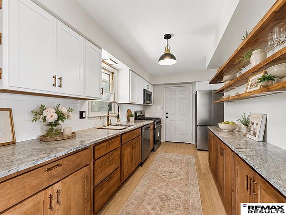 4th image of 6818 N 51st St