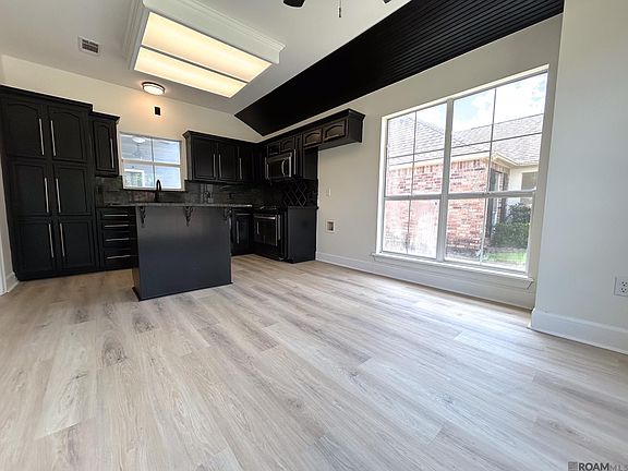 2nd image of 3723 Soledad Ave