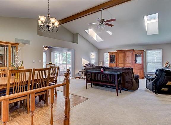 2nd image of 2112 Dettmer Pl