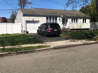 107 Thomas St, Brentwood, NY 11717