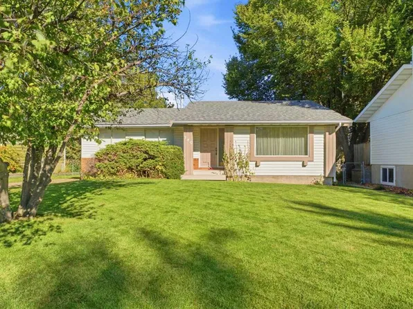340 W Canniff Pl SW, Calgary, AB T2W 2L9