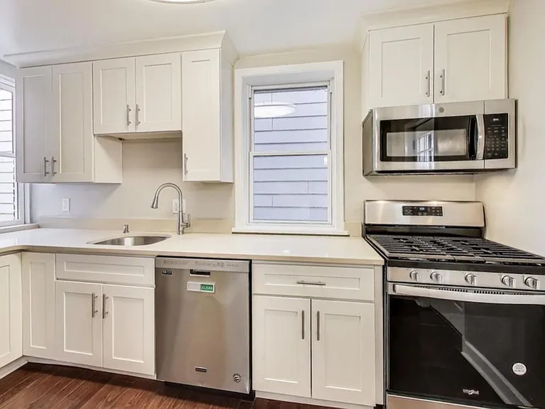 212 Elm St NW #1/2 — Photo 6