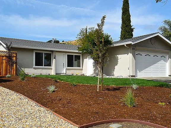 2nd image of 325 Vineyard Dr
